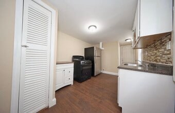 222 Howard Ave, Unit B in New Haven, CT - Foto de edificio - Building Photo