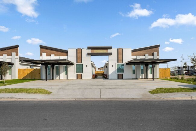 property at 504 N Onyx Ave