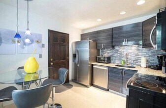 1473 NW 10th St, Unit 1 in Dania Beach, FL - Building Photo - Building Photo