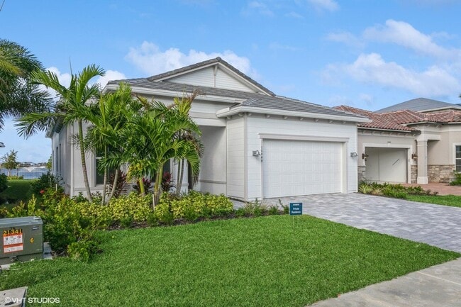 10444 Northbrook Cir in Palm Beach Gardens, FL - Building Photo - Building Photo