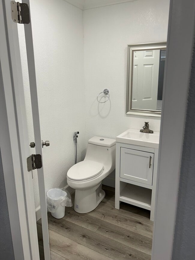 3138 Glendon Ave in Los Angeles, CA - Foto de edificio - Building Photo