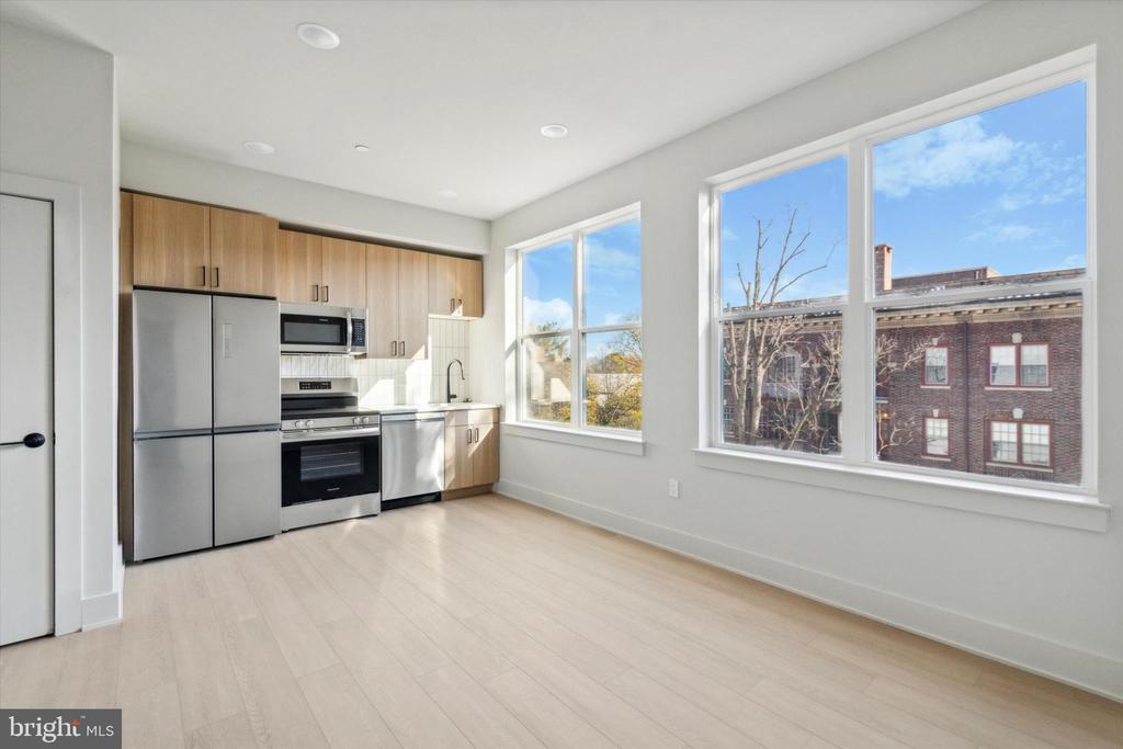 5521 Wayne Ave in Philadelphia, PA - Building Photo