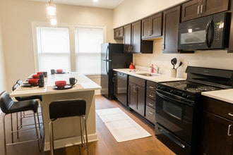 Hessler 113 Townhomes in Cleveland, OH - Foto de edificio - Building Photo