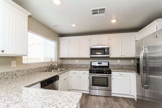 10252 Nolinas St in Las Vegas, NV - Building Photo - Building Photo