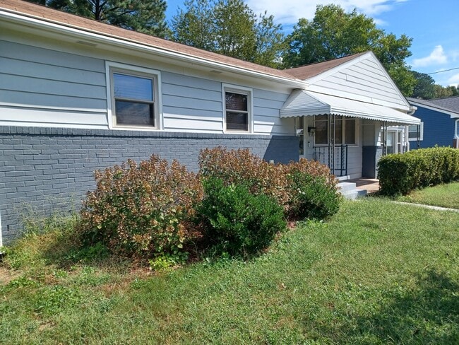 8074 Driftwood Dr in Norfolk, VA - Building Photo - Building Photo