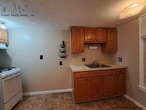 18 Parmenter St, Unit 1 in Boston, MA - Foto de edificio - Building Photo