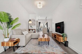 2231-2281 81 St S W, Unit SI ID1511975P in Calgary, AB - Building Photo - Building Photo