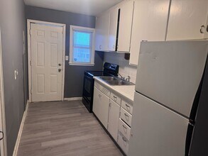 906 S Noland Rd in Independence, MO - Building Photo - Building Photo