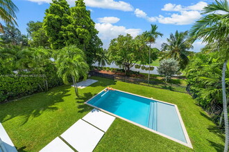 6050 La Gorce Dr in Miami Beach, FL - Building Photo - Building Photo