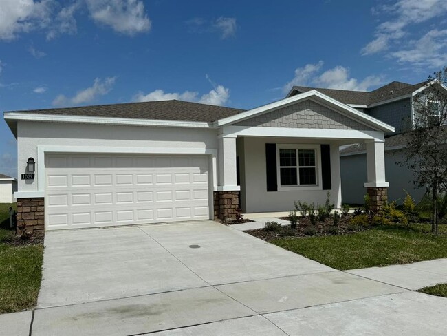 1029 Holden Wy in Eagle Lake, FL - Foto de edificio - Building Photo