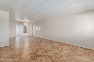 9415 N 16th St in Phoenix, AZ - Building Photo - Building Photo