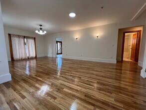 128 Buttonwood St, Unit 2 in Boston, MA - Building Photo - Building Photo