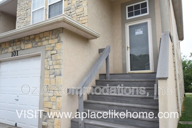 1151 N Mart-way Dr in Olathe, KS - Foto de edificio - Building Photo