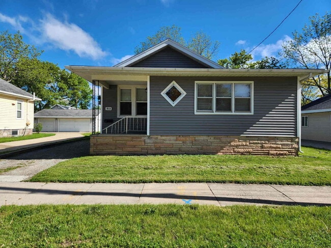 property at 918 Osborn Ave