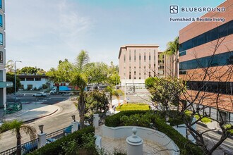 1212 McClellan Dr in Los Angeles, CA - Foto de edificio - Building Photo