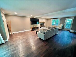 2110 Six Branches Dr in Roswell, GA - Building Photo - Building Photo