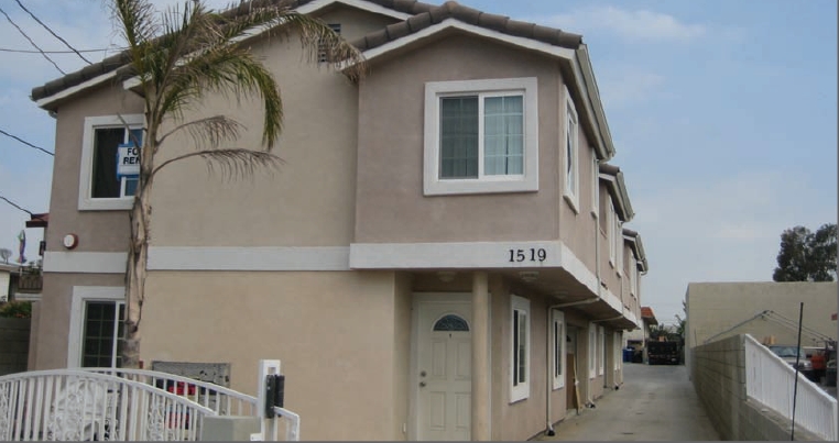 Plaza Apartments in Torrance, CA - Building Photo