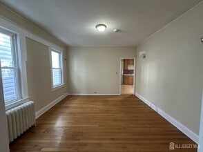 66 Louis St in New Brunswick, NJ - Building Photo - Building Photo