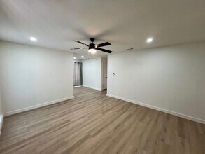 8012 Pinedale Cove in Austin, TX - Building Photo - Building Photo