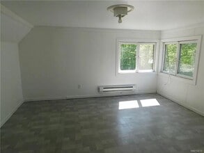 395 Davey St, Unit Upper in Buffalo, NY - Foto de edificio - Building Photo