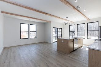 The Residences at Wash Brook in Bloomfield, CT - Building Photo - Interior Photo