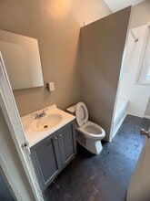 2500 W Fond du Lac Ave in Milwaukee, WI - Building Photo - Building Photo