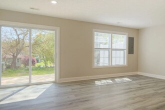 415 Twisted Oak Dr NW in Christiansburg, VA - Building Photo - Building Photo