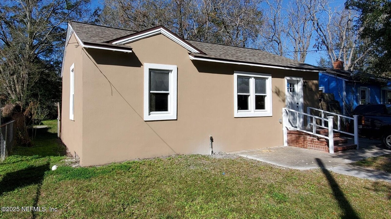 942 Saranac St in Jacksonville, FL - Building Photo