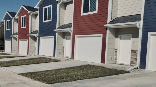 301 Crest Dr in Beatrice, NE - Building Photo - Building Photo