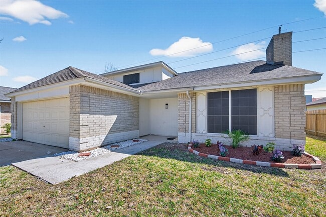 10726 Village Trail Dr in Houston, TX - Building Photo - Building Photo