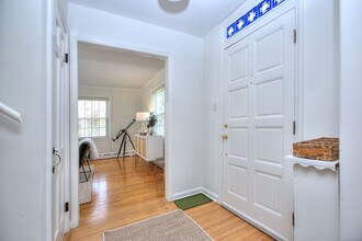 11 Clover Dr in Wilton, CT - Building Photo - Building Photo