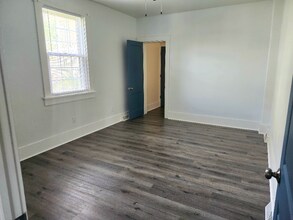 818 Beaver Rd in Ambridge, PA - Building Photo - Building Photo