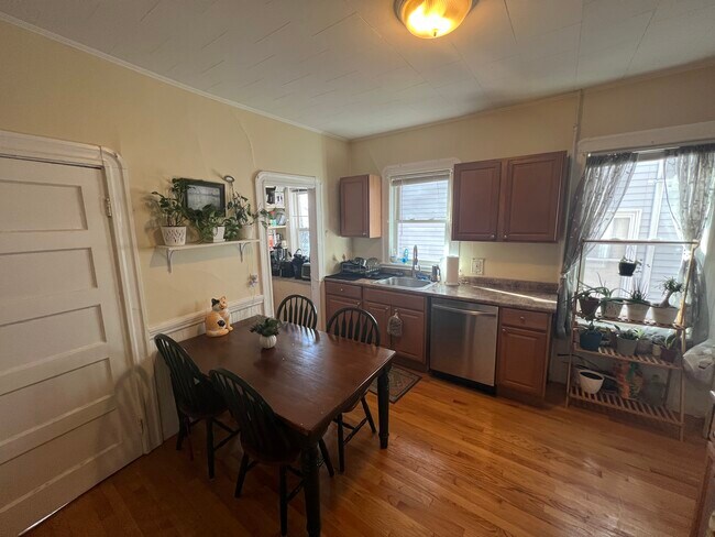 294 Highland Ave, Unit 2 in Somerville, MA - Building Photo - Building Photo