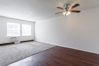 Arlington Village in Fairborn, OH - Building Photo - Interior Photo