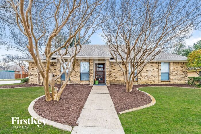 2626 Fallcreek Dr in Carrollton, TX - Building Photo