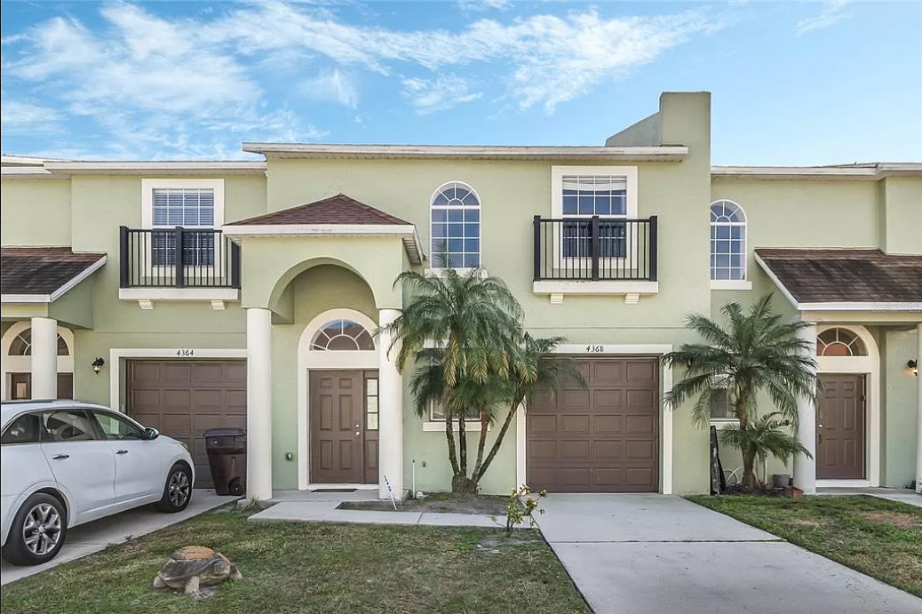 4368 Paradise Cove Ct in Kissimmee, FL - Foto de edificio