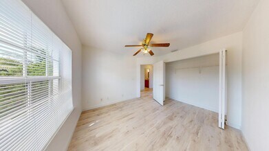 62 Plumage Ln in West Palm Beach, FL - Foto de edificio - Building Photo
