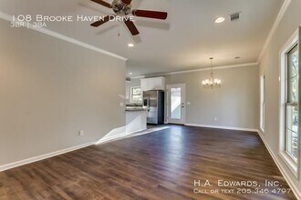 108 Brookhaven Dr in Tuscaloosa, AL - Building Photo - Building Photo