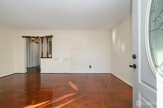 1 Ovington Ave in Edison, NJ - Building Photo - Building Photo