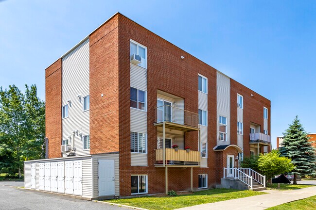 5377 Milan in Brossard, QC - Building Photo - Building Photo