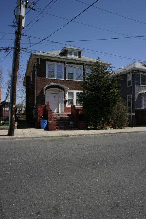 284 Beach 15th St in Far Rockaway, NY - Building Photo