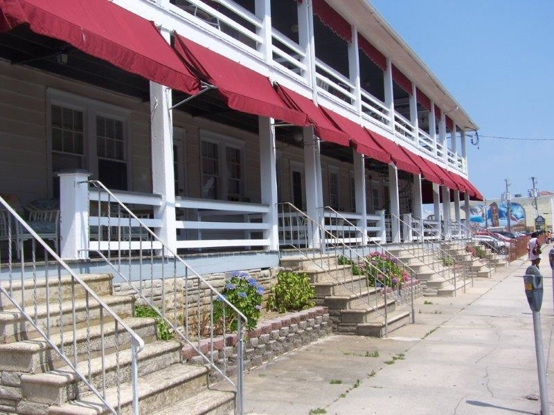 819 Moorlyn Ter in Ocean City, NJ - Foto de edificio