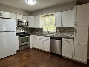 8326 Christiana Ln in Indianapolis, IN - Building Photo - Building Photo