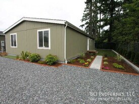 2327 108th St E in Tacoma, WA - Building Photo