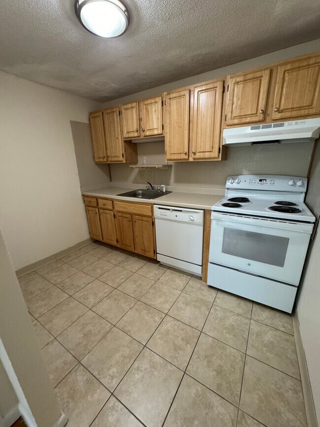 116 Dustin St, Unit 34 in Boston, MA - Building Photo - Building Photo
