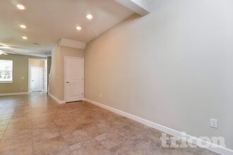 6875 Citrus Creek Ln, Unit D in Tampa, FL - Building Photo - Building Photo