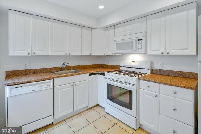 535 Spruce St in Philadelphia, PA - Building Photo - Building Photo