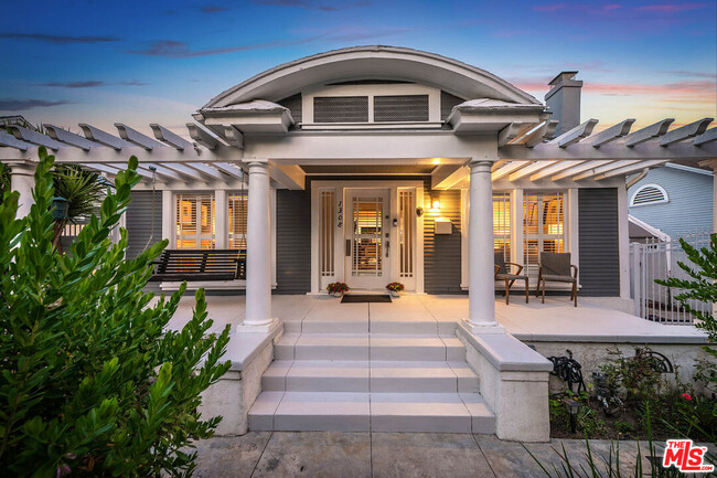 property at 1308 N Ogden Dr