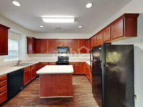 16202 Grafham Cir in Huntersville, NC - Foto de edificio - Building Photo