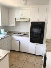 2016 Evergreen St in La Verne, CA - Foto de edificio - Building Photo